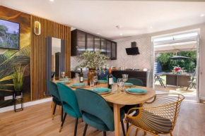 The Dodsworth modern 4 bedroom house, sleeps 8